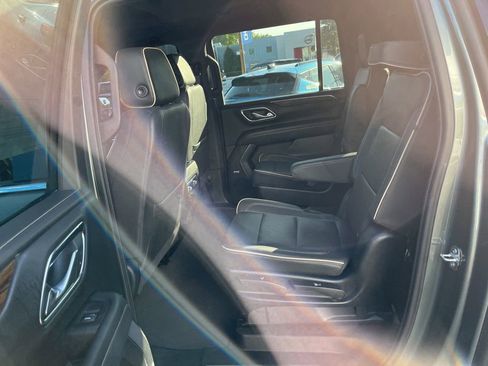 Used 2023 Chevrolet Suburban Premier RWD image 26