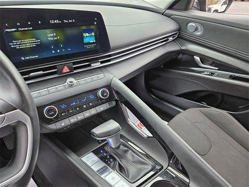 Used 2024 Hyundai Elantra SEL w/ Convenience Package image 22