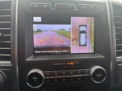 Used 2020 Ford Expedition Platinum AWD/4WD image 16