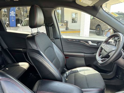 Used 2025 Ford Escape ST-Line FWD image 10