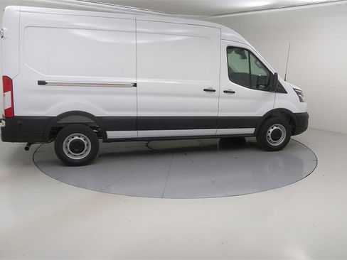 New 2025 Ford Transit 250 148 Medium Roof image 12