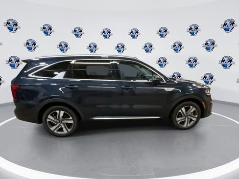 Certified 2023 Kia Sorento EX image 10