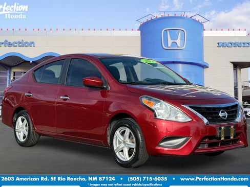 Used 2018 Nissan Versa SV image 1