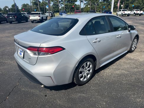 Used 2024 Toyota Corolla LE FWD image 6