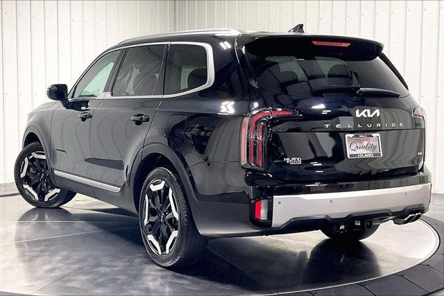 Used 2024 Kia Telluride EX w/ EX Captain's Chair Package AWD/4WD image 12