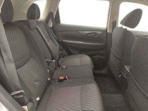 Used 2020 Nissan Rogue S FWD image 19