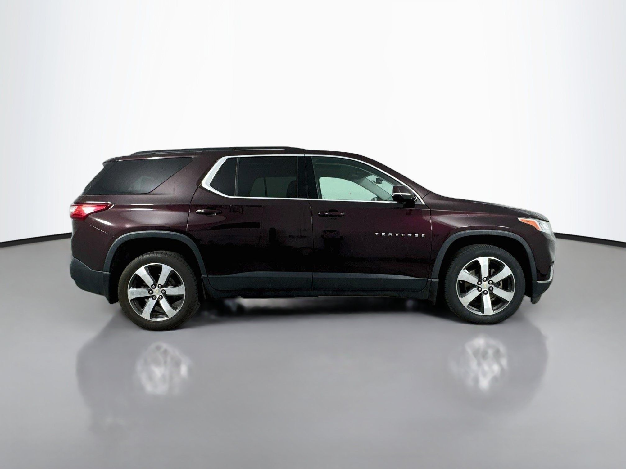 Used 2019 Chevrolet Traverse LT w/ LT Premium Package AWD/4WD image 8