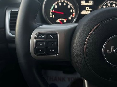 Used 2013 Jeep Grand Cherokee Laredo image 22