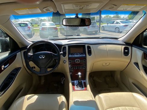 Used 2017 INFINITI QX50 2WD w/ Premium Plus Package image 5