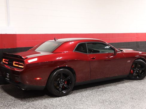 Used 2018 Dodge Challenger SRT w/ Technology Group RWD image 8
