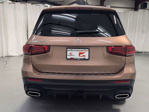 Used 2022 Mercedes-Benz GLB 250 image 25