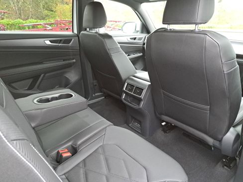 New 2026 Volkswagen Atlas Cross Sport SE image 11