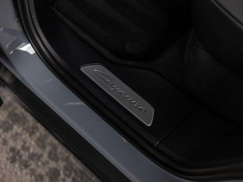 Certified 2025 Porsche Cayenne Coupe image 33