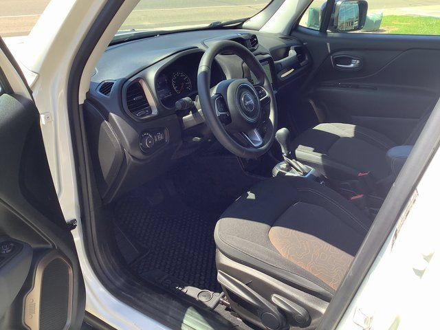 Used 2023 Jeep Renegade Latitude AWD/4WD image 7