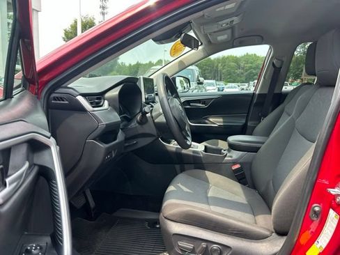 Used 2025 Toyota RAV4 XLE AWD/4WD image 15