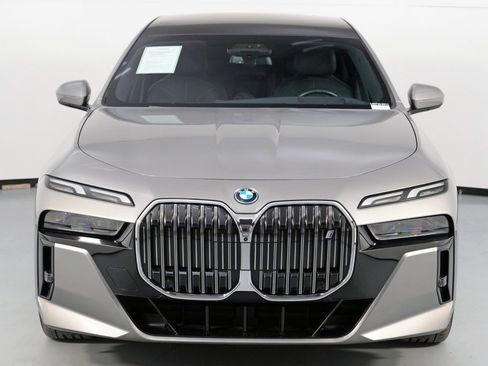 Used 2023 BMW i7 xDrive60 image 59