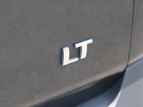 Used 2020 Chevrolet Traverse LT FWD image 16