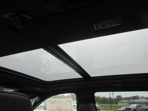 New 2026 GMC Yukon XL AT4 AWD/4WD image 14
