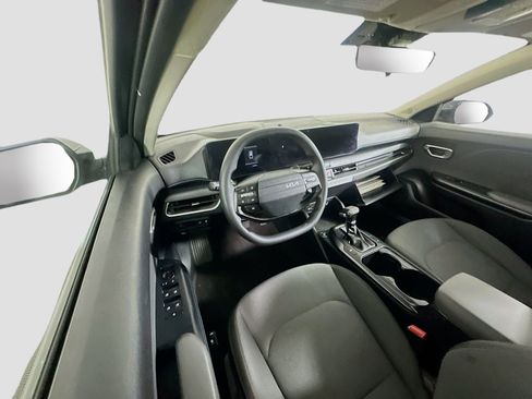 Used 2025 Kia K4 FWD image 18