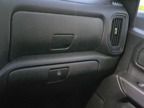 Used 2025 Chevrolet Silverado 2500 Custom w/ Custom Value Package image 21