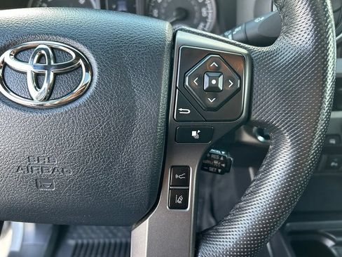 Used 2020 Toyota Tacoma TRD Sport w/ TRD Premium Sport Package AWD/4WD image 13