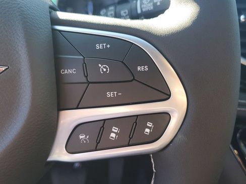 New 2026 Chrysler Pacifica Select image 28