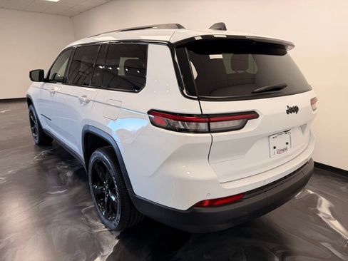 Used 2025 Jeep Grand Cherokee L Altitude RWD image 22