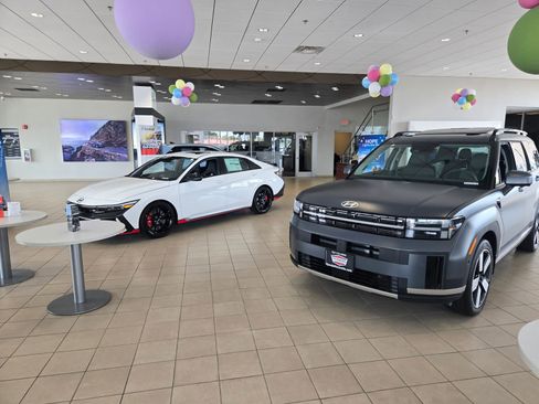 Used 2023 Rivian R1T Adventure image 9