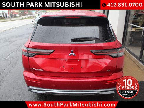 New 2025 Mitsubishi Outlander SE image 7