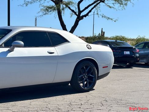 Used 2022 Dodge Challenger GT w/ Blacktop Package RWD image 9
