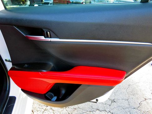 Used 2022 Toyota Camry XSE w/ Carpet Mat Package (TMS) image 33