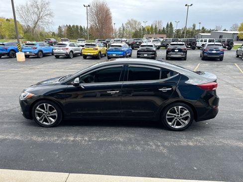 Used 2017 Hyundai Elantra Limited w/ Limited Ultimate Package 05 FWD image 4