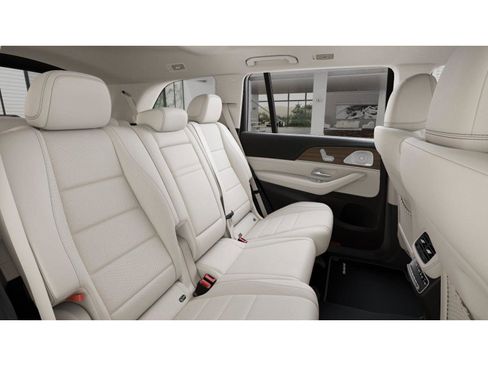 New 2026 Mercedes-Benz GLS 450 4MATIC image 5