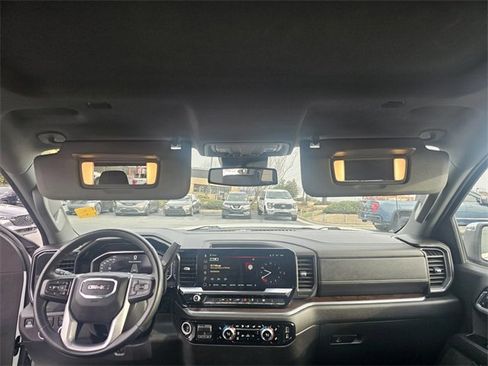 Used 2025 GMC Sierra 1500 SLT image 19