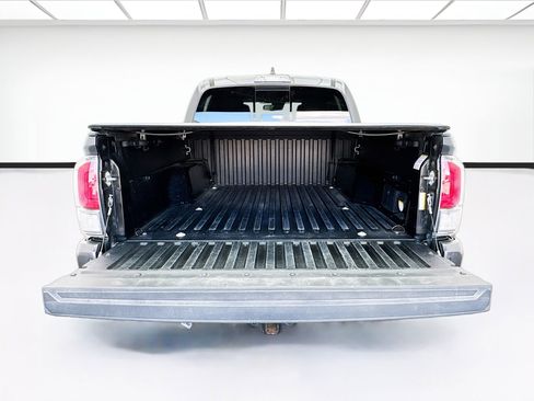 Used 2021 Toyota Tacoma TRD Sport w/ Technology Package AWD/4WD image 16