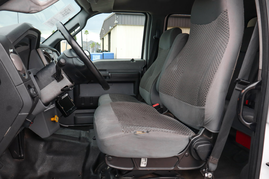 Used 2015 Ford F650 2WD Crew Cab Super Duty image 17