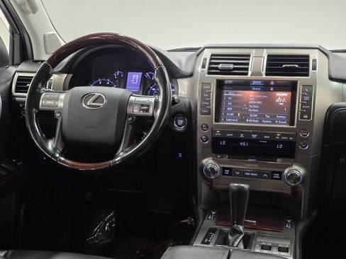 Used 2018 Lexus GX 460 Premium w/ Premium Package AWD/4WD image 16