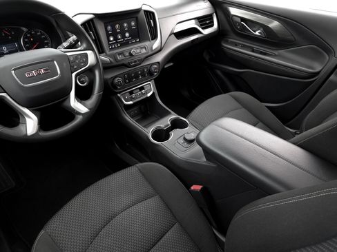 Used 2024 GMC Terrain SLE image 13