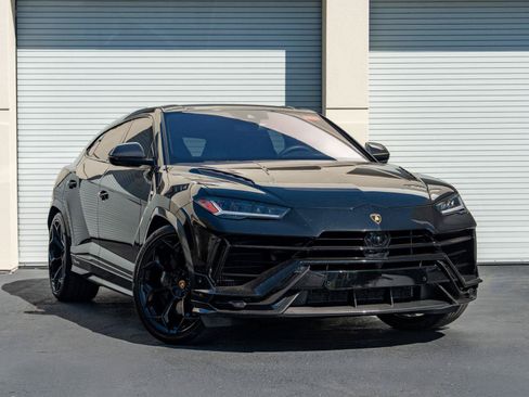 Used 2024 Lamborghini Urus Performante AWD/4WD image 10