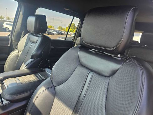 Used 2024 Jeep Wagoneer Series II w/ Flexible Seating Group RWD image 24