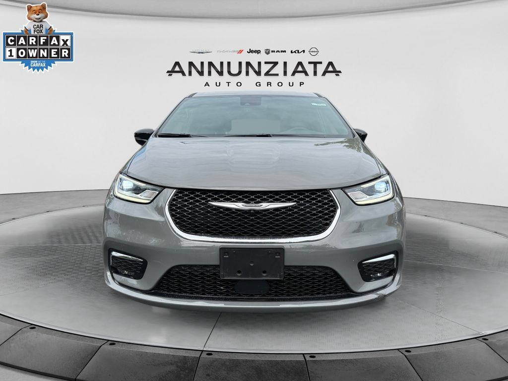 Used 2025 Chrysler Pacifica Select AWD/4WD image 8