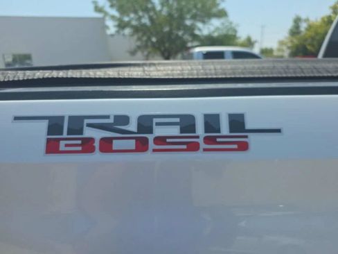 Used 2021 Chevrolet Silverado 1500 LT Trail Boss w/ Bed Protection Package AWD/4WD image 8