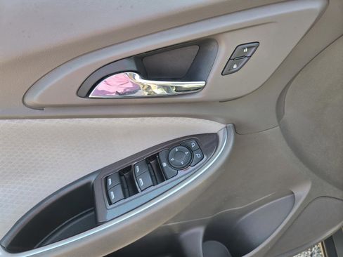 Used 2020 Chevrolet Malibu LT FWD image 15