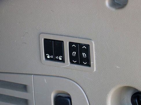 Used 2016 Chevrolet Tahoe LT image 11