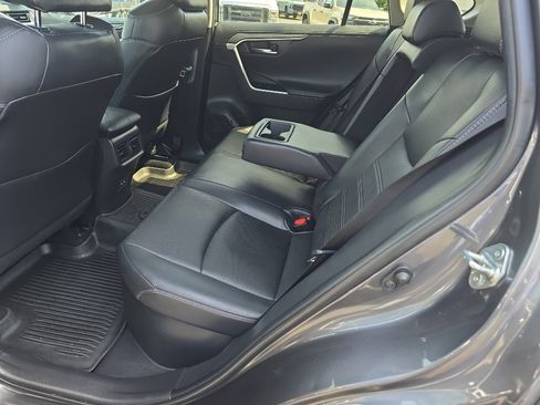 Used 2022 Toyota RAV4 Limited AWD/4WD image 18