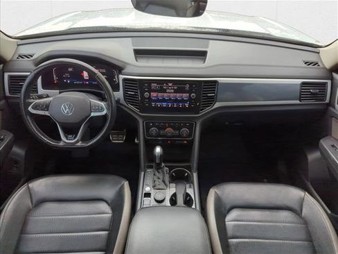 Used 2021 Volkswagen Atlas SEL Premium image 18