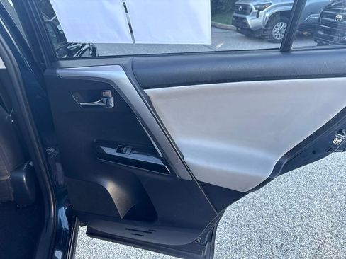 Used 2018 Toyota RAV4 Limited AWD/4WD image 34