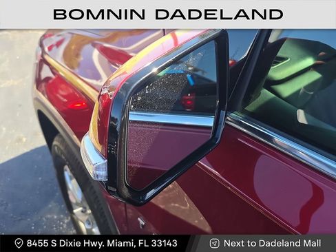 Used 2021 Chevrolet Traverse LT image 12