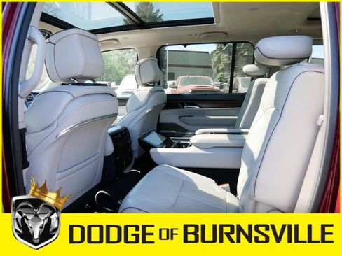 Used 2023 Jeep Grand Wagoneer Series II AWD/4WD image 16