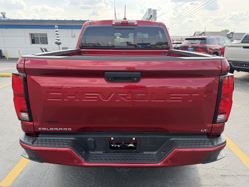 Used 2023 Chevrolet Colorado LT w/ LT Convenience Package III RWD image 8